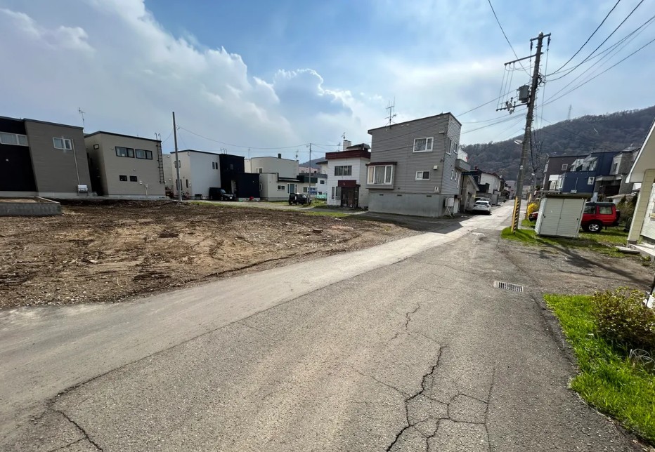 【南33条西8】　3LDK 土地価格：1790万円 参考プラン：2140万円【JUSTPRICE】