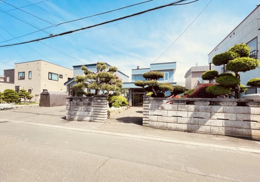 【新琴似4条2丁目　閑静な住宅街、毎日の暮らしに便利な環境が魅力です！】　4LDK 土地価格：2480万円 参考プラン：2,140万円【JUSTPRICE】