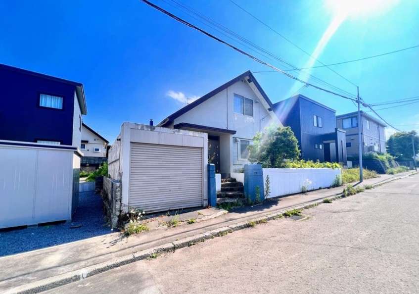 【北広島市西の里北2丁目　JR千歳線「上野幌」駅徒歩20分】　4LDK 土地価格：1180万円 参考プラン：2160万円【JUSTPRICE】