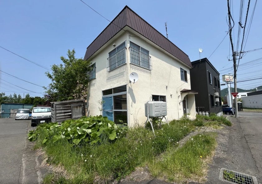 【平和１条２丁目　札幌市営地下鉄東西線「琴似」駅バス乗車１４分】　3LDK 土地価格：750万円 参考プラン：1990万円【JUSTPRICE】