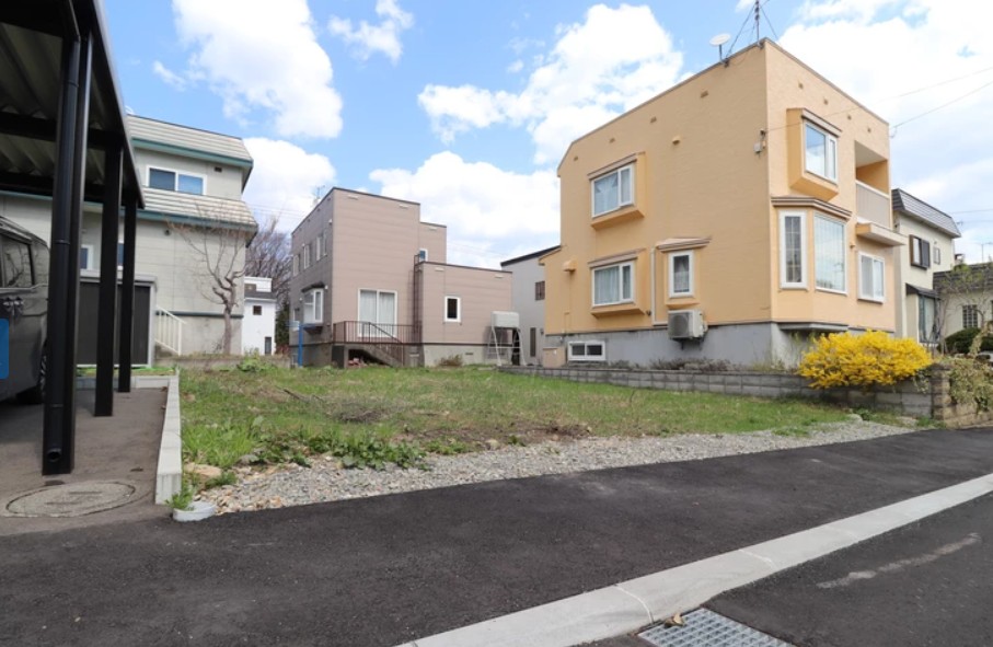 【西野8条3丁目　「西野8条3丁目」停徒歩5分】　3LDK 土地価格：1090万円 参考プラン：2010万円【JUSTPRICE】