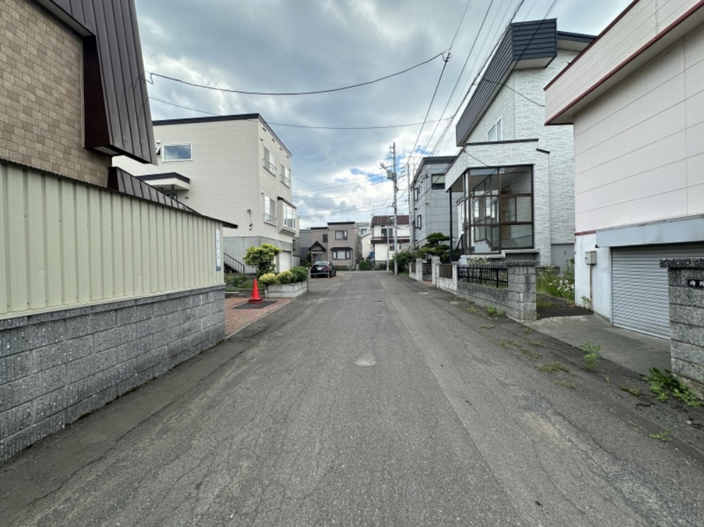 【発寒10条4丁目　JR函館本線「発寒中央」駅徒歩6分】　3LDK 土地価格：1980万円 参考プラン：2100万円【JUSTPRICE】