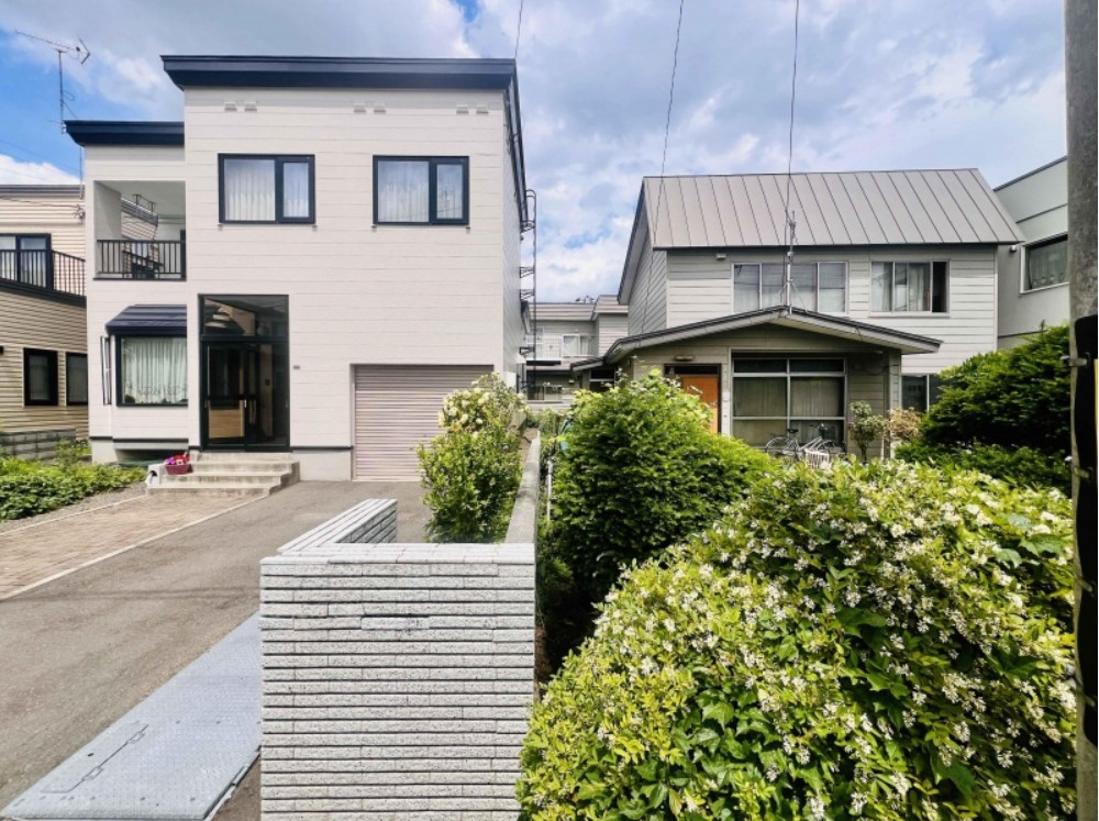 【北郷3条2丁目　JR千歳線「白石」駅徒歩16分 】　4LDK 土地価格：1880万円 参考プラン：2140万円【JUSTPRICE】