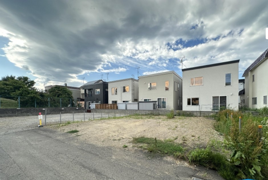 【発寒10条4丁目　JR函館本線「発寒中央」駅徒歩6分】　3LDK 土地価格：1980万円 参考プラン：2100万円【JUSTPRICE】