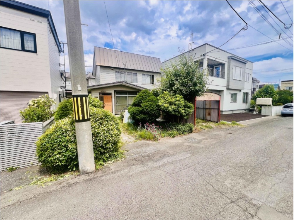 【北郷3条2丁目　JR千歳線「白石」駅徒歩16分 】　4LDK 土地価格：1880万円 参考プラン：2140万円【JUSTPRICE】