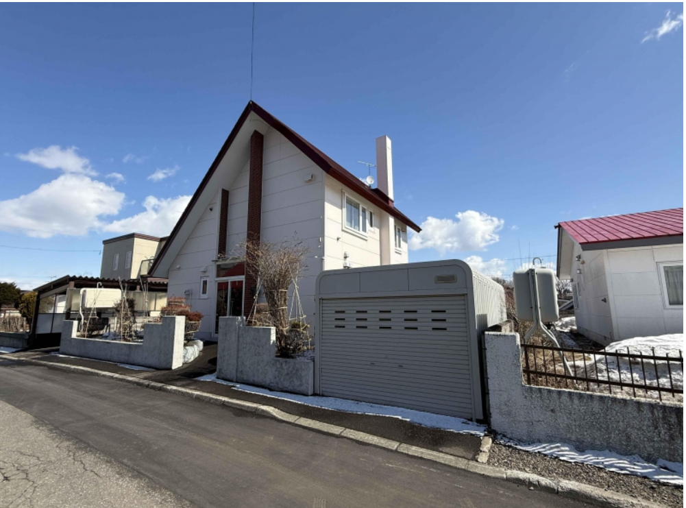 【北広島市大曲柏葉2丁目　中央バス「柏葉2丁目」停徒歩3分】：土地価格1090万円 参考プラン2160万円【JUSTPRICE】