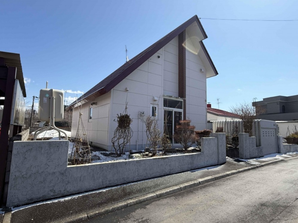 【北広島市大曲柏葉2丁目　中央バス「柏葉2丁目」停徒歩3分】：土地価格1090万円 参考プラン2160万円【JUSTPRICE】