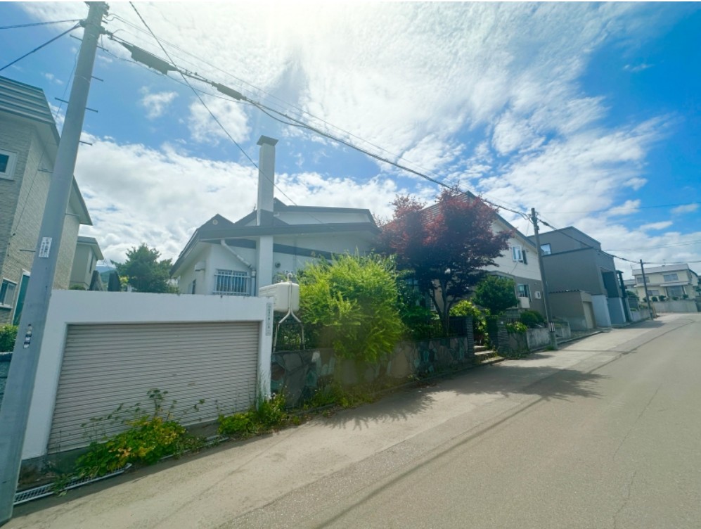【稲穂2条6丁目　JR函館本線「稲穂」駅徒歩6分】　3LDK 土地価格：2090万円 参考プラン：2140万円【JUSTPRICE】