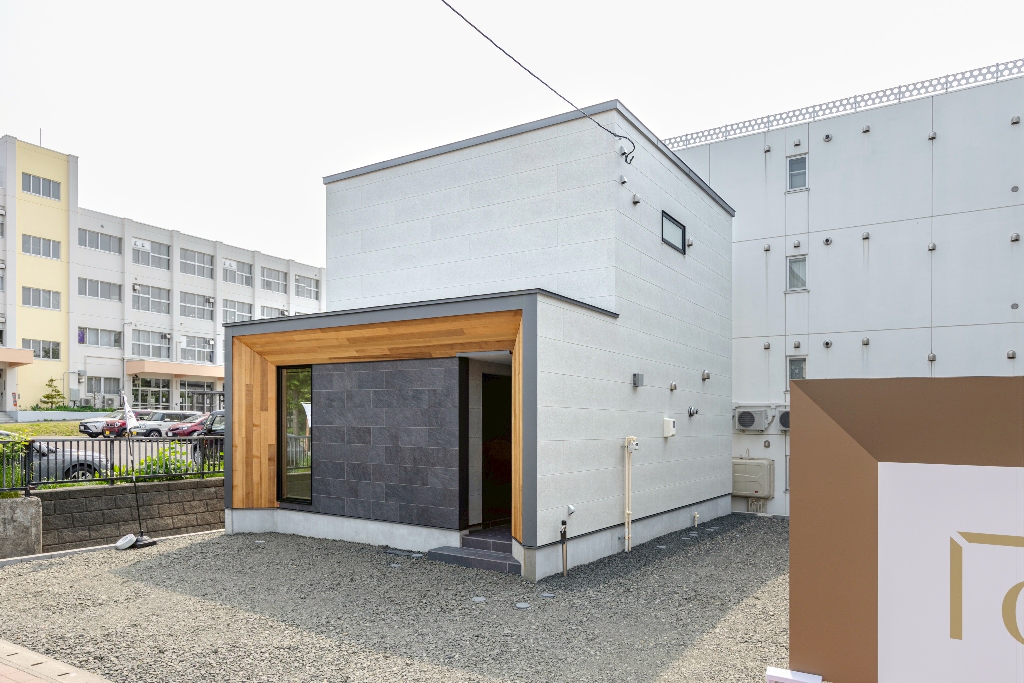 【発寒10条4丁目　GATEモデルハウス】　JR駅まで徒歩3分の好立地！新築戸建(3LDK)4,350万円