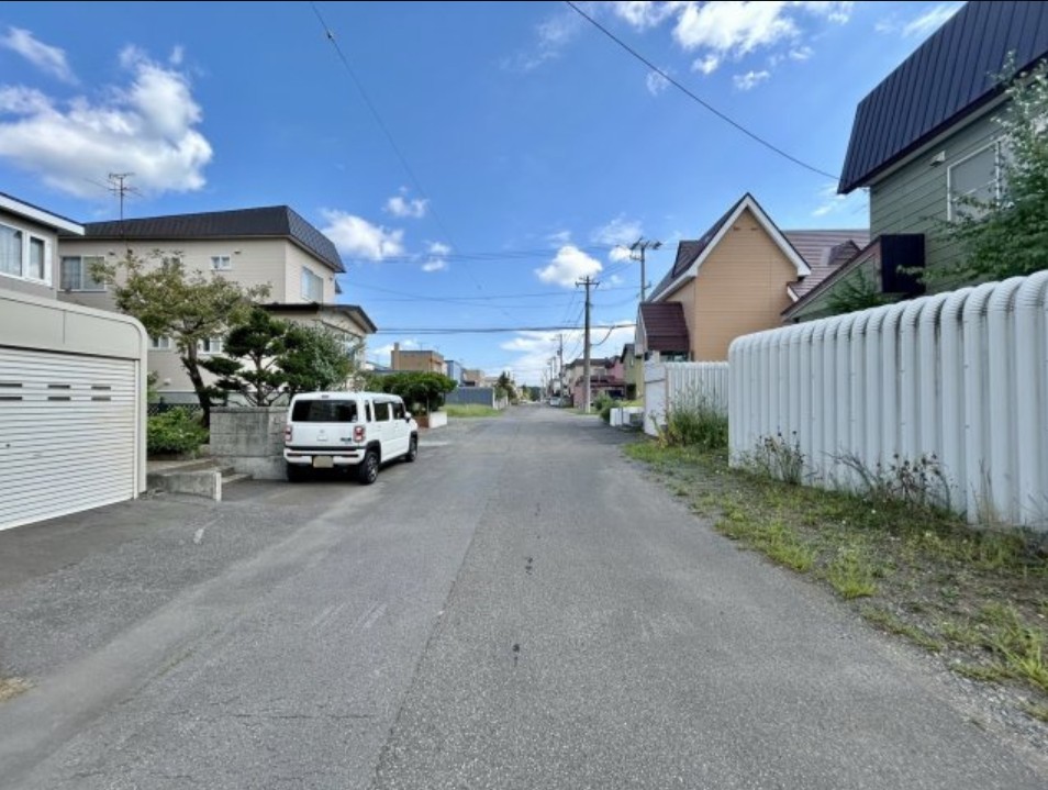 【花川南1条5丁目　石狩の自然と利便性が溶け合う、花川南の閑静な住宅街に佇む土地！】　3LDK 土地価格：880万円 参考プラン：2140万円【JUSTPRICE】