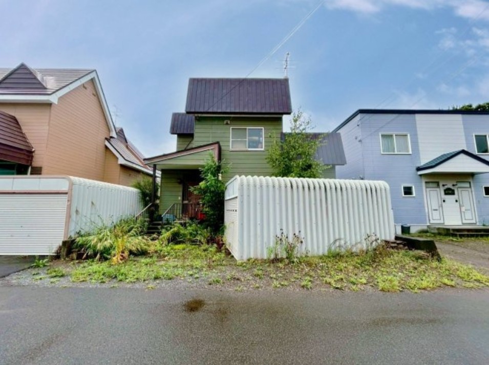 【花川南1条5丁目　石狩の自然と利便性が溶け合う、花川南の閑静な住宅街に佇む土地！】　3LDK 土地価格：880万円 参考プラン：2140万円【JUSTPRICE】