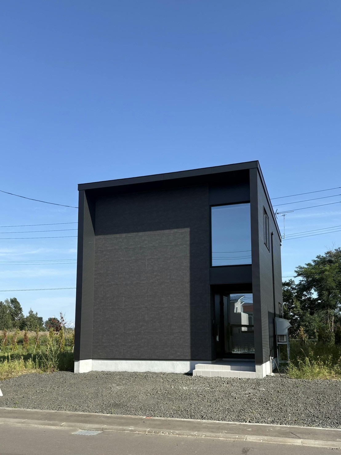 【石狩市緑苑台西1条2丁目　T-BOXモデルハウス】　建築家がこだわりぬいたスタイリッシュなデザイン！新築戸建(3LDK)4,350万円
