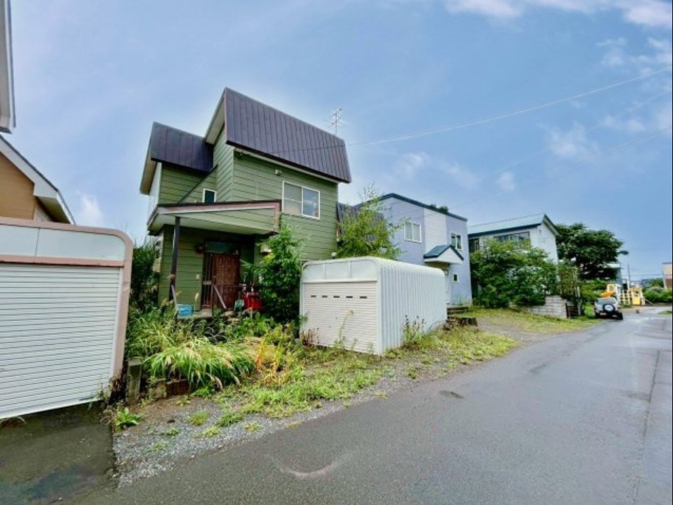 【花川南1条5丁目　石狩の自然と利便性が溶け合う、花川南の閑静な住宅街に佇む土地！】　3LDK 土地価格：880万円 参考プラン：2140万円【JUSTPRICE】
