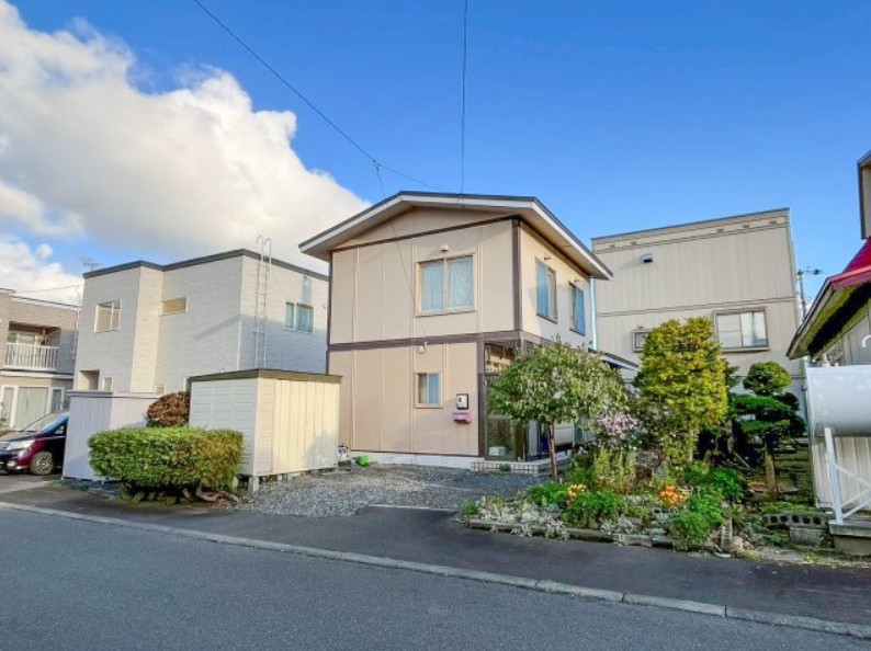 【稲穂2条4丁目　JR函館本線 稲穂駅 徒歩7分】　4LDK 土地価格：1380万円 参考プラン：2160万円【JUSTPRICE】