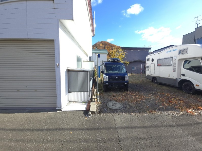 【福井3丁目　最寄りバス停まで徒歩３分！地下鉄東西線「発寒南」駅方面へのアクセスも便利な立地です。】　4LDK 土地価格：1300万円 参考プラン：2140万円【JUSTPRICE】