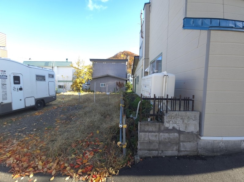 【福井3丁目　最寄りバス停まで徒歩３分！地下鉄東西線「発寒南」駅方面へのアクセスも便利な立地です。】　4LDK 土地価格：1300万円 参考プラン：2140万円【JUSTPRICE】