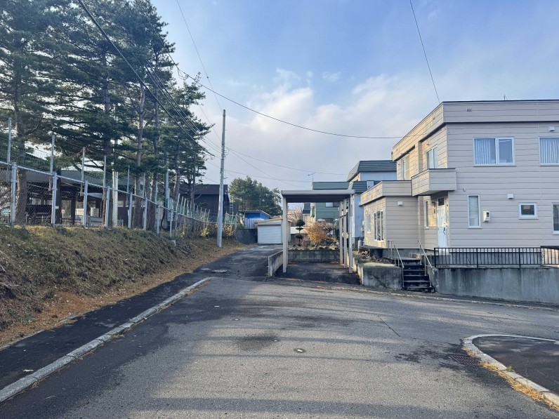 【稲穂4条7丁目　JR函館本線「星置」駅徒歩13分「稲穂」駅徒歩17分アクセス良好です！】　3LDK 土地価格：980万円 参考プラン：2150万円【JUSTPRICE】