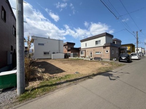 【花川南6条4丁目　地下鉄南北線「麻生」駅バス乗車22分　バス停徒歩4分】　3LDK 土地価格：790万円 参考プラン：2120万円【JUSTPRICE】