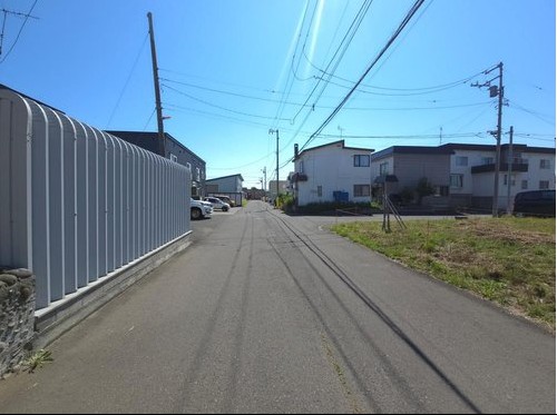 【東雁来9条1丁目　JR苗穂駅 バス乗車30分最寄りバス停徒歩8分】　4LDK 土地価格：1300万円 参考プラン：2290万円【JUSTPRICE】