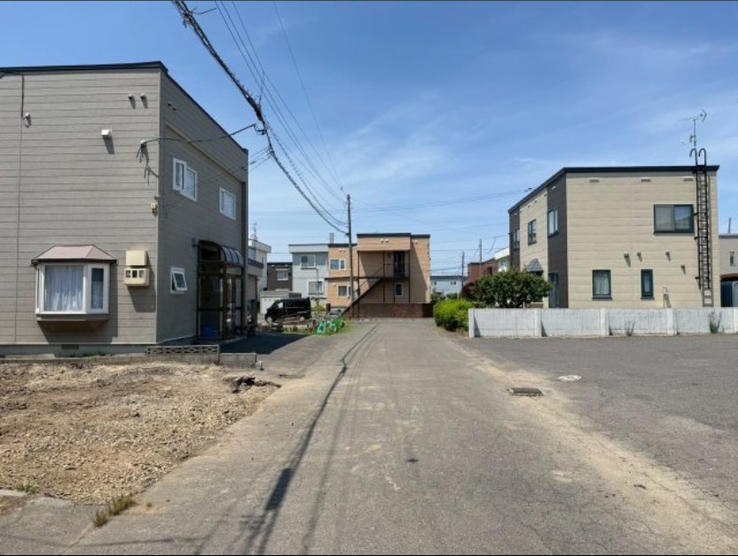 【太平9条4丁目　JR学園都市線「百合が原」駅徒歩9分】　3LDK 土地価格：980万円 参考プラン：2240万円【JUSTPRICE】
