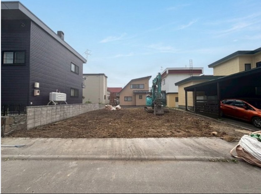 【篠路8条2丁目 札幌市営地下鉄南北線「麻生」駅バス乗車22分 「篠路7条2丁目」停徒歩3分】 4LDK 土地価格:990万円 参考プラン:2360万円【JUSTPRICE】